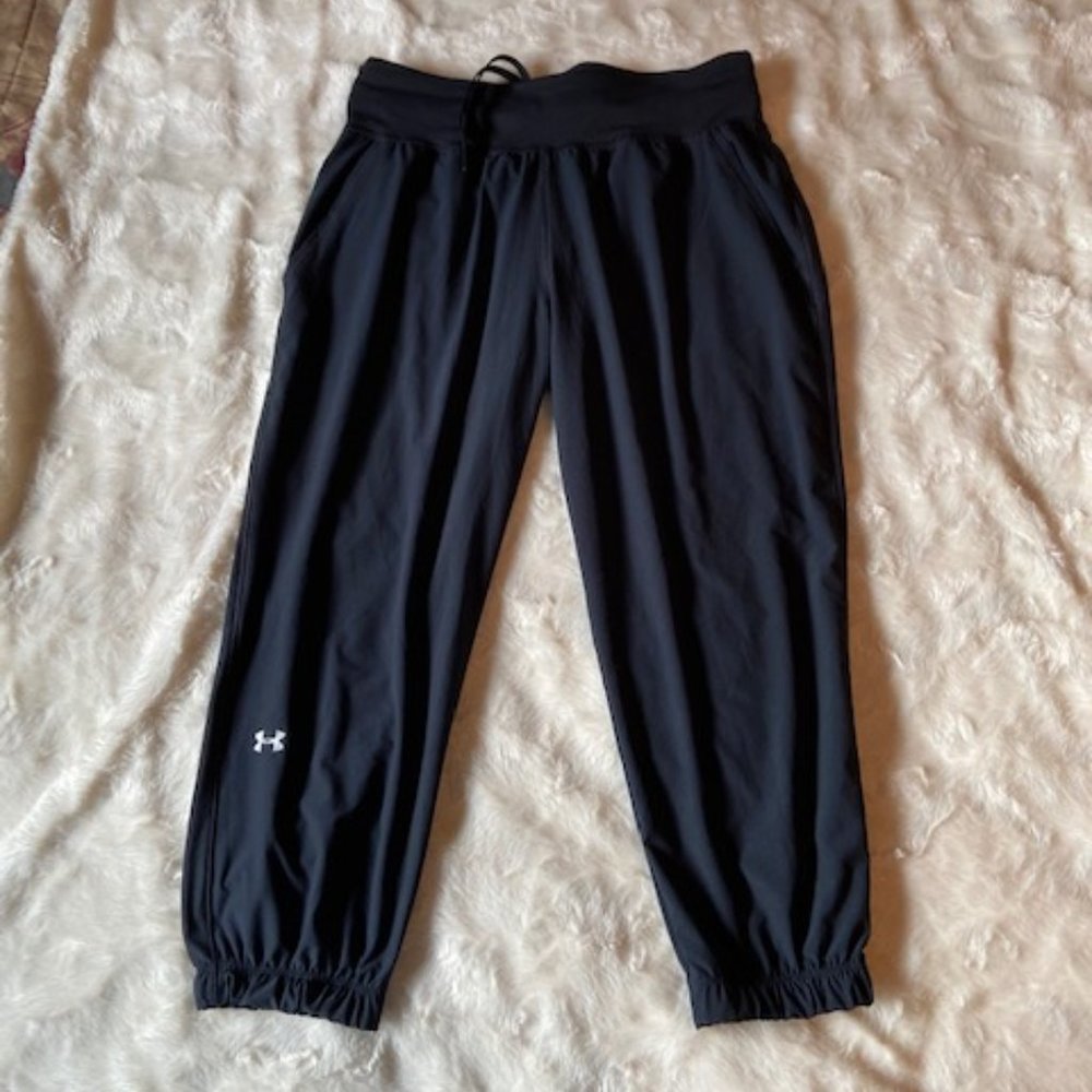 - Under Armour Black Heat Gear Capri Pants Ladies Size S
